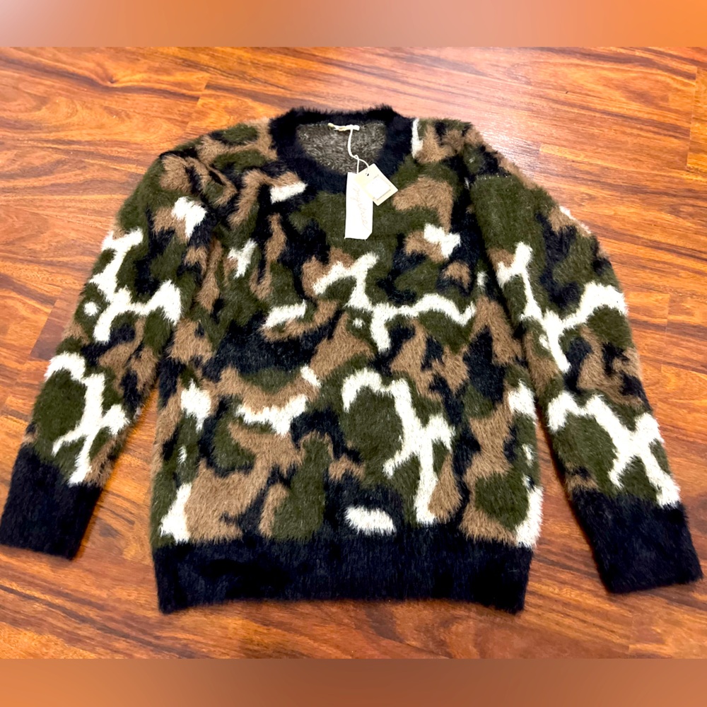 Camouflage Patterned Sweater - Picture 1 of 4